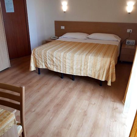 Hotel Mariani Λίντο ντι Καμαϊόρε Εξωτερικό φωτογραφία