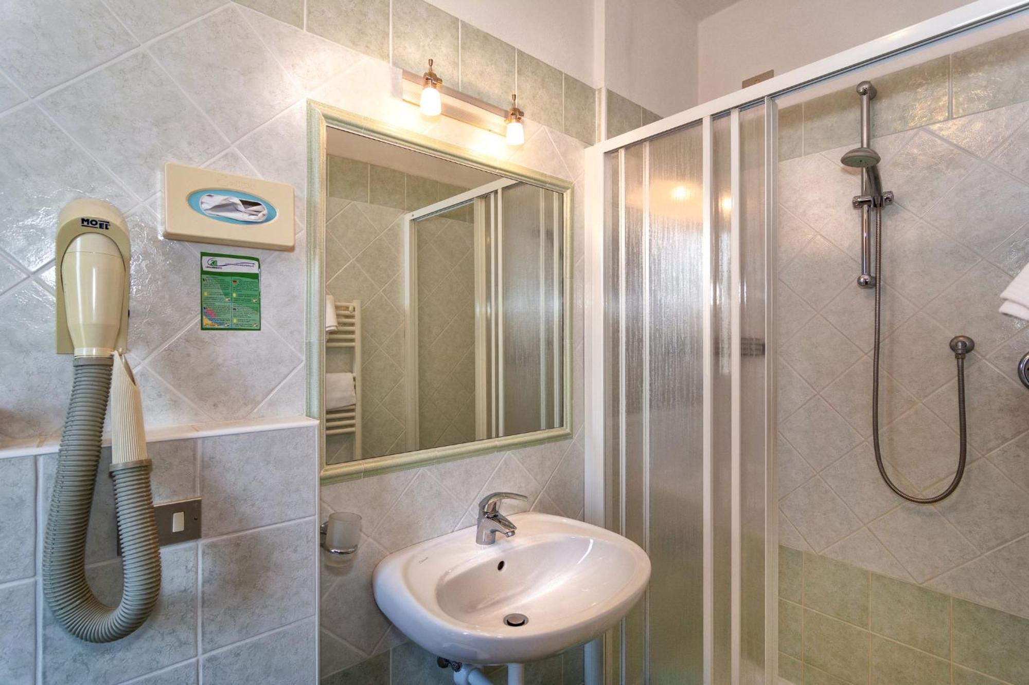 Hotel Mariani Λίντο ντι Καμαϊόρε Εξωτερικό φωτογραφία